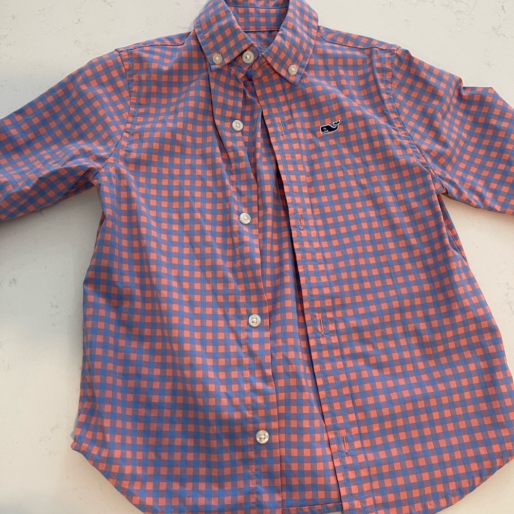 Vineyard vines performance bottom down shirt
